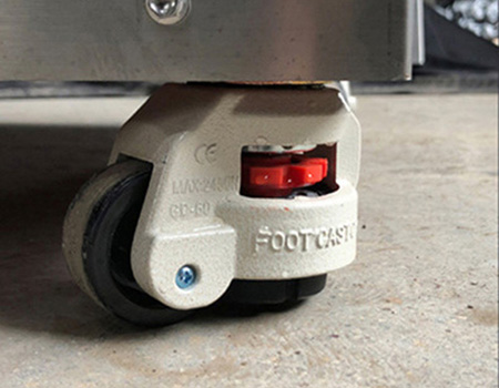 1715327594432453.jpg 可固定万向轮.jpg